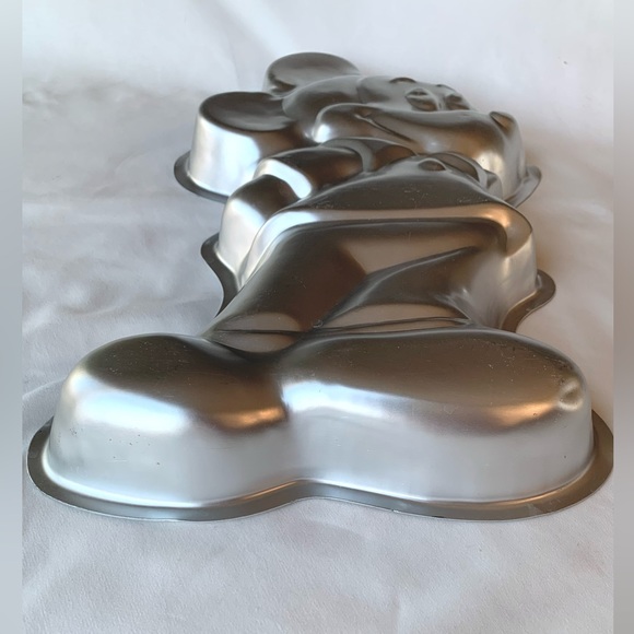Vintage Mickey Mouse cake pan - Picture 5 of 5